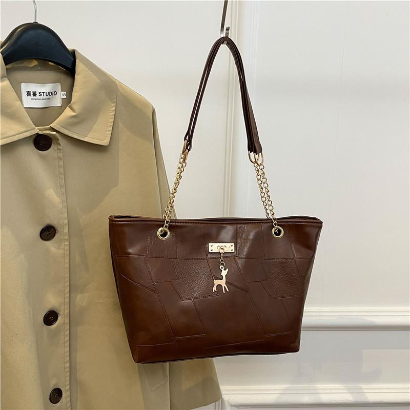 Summer Beautiful Shoulder Bag for College Students In Class Bag for Women with Large Capacity New Casual Commuter Toy Bag