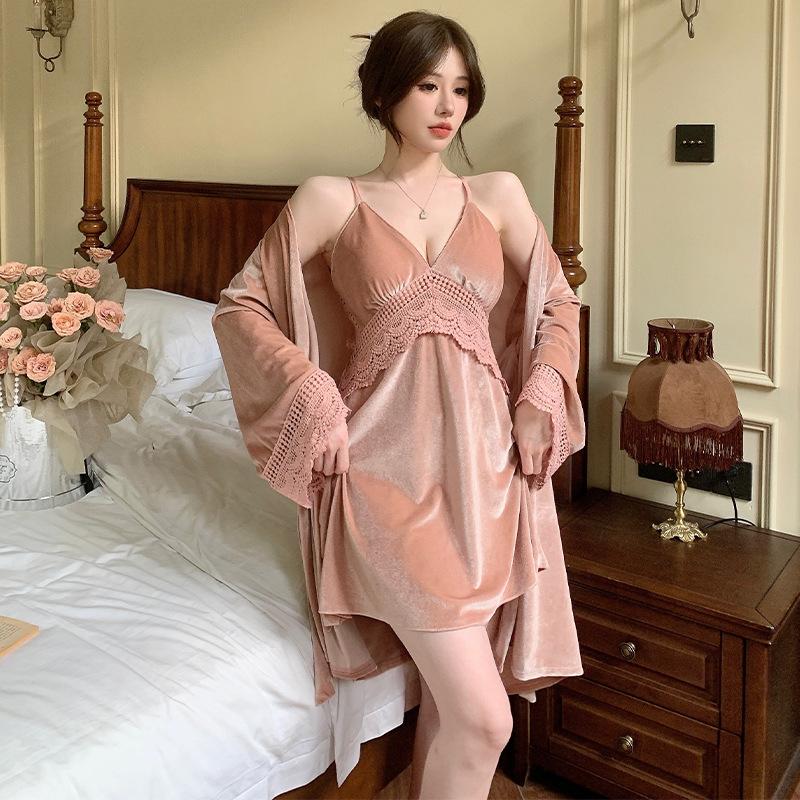 Autumn and winter golden velvet pure desire wind sexy suspender nightgown, loungewear two-piece set, simulated silk women's pajamas