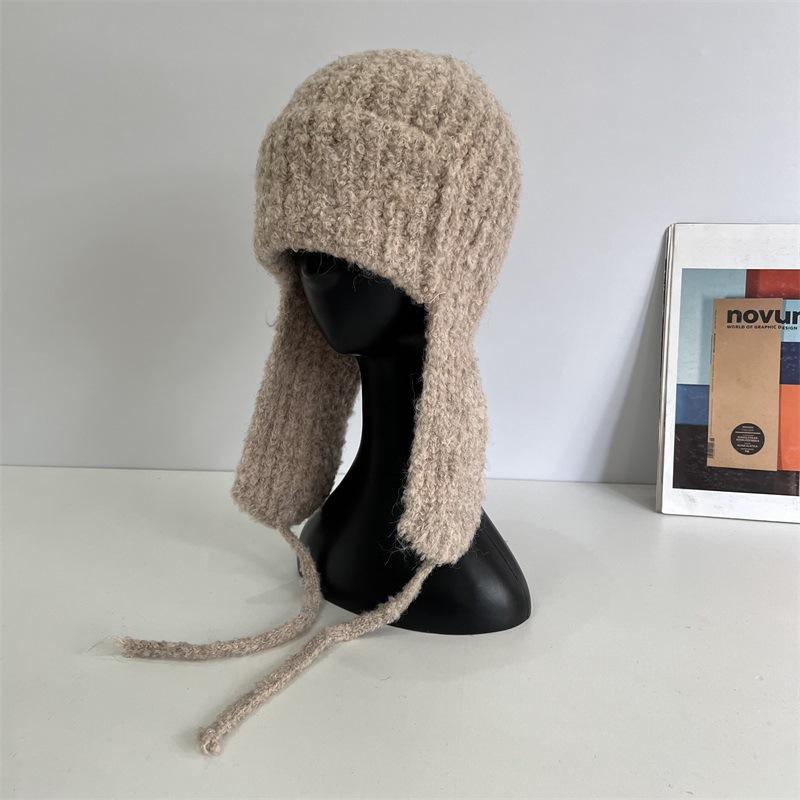 Girls are sweet and cute flying hats, autumn and winter cold-proof ear protectors, wool hats, retro solid color Lei Feng hats show small face