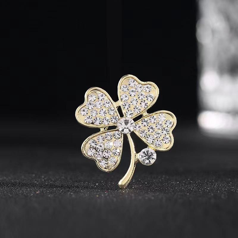 Lucky Clover Brooch Women'S Anti-Light Corsage Clothing Accessories Clover Dress Bright And Shiny