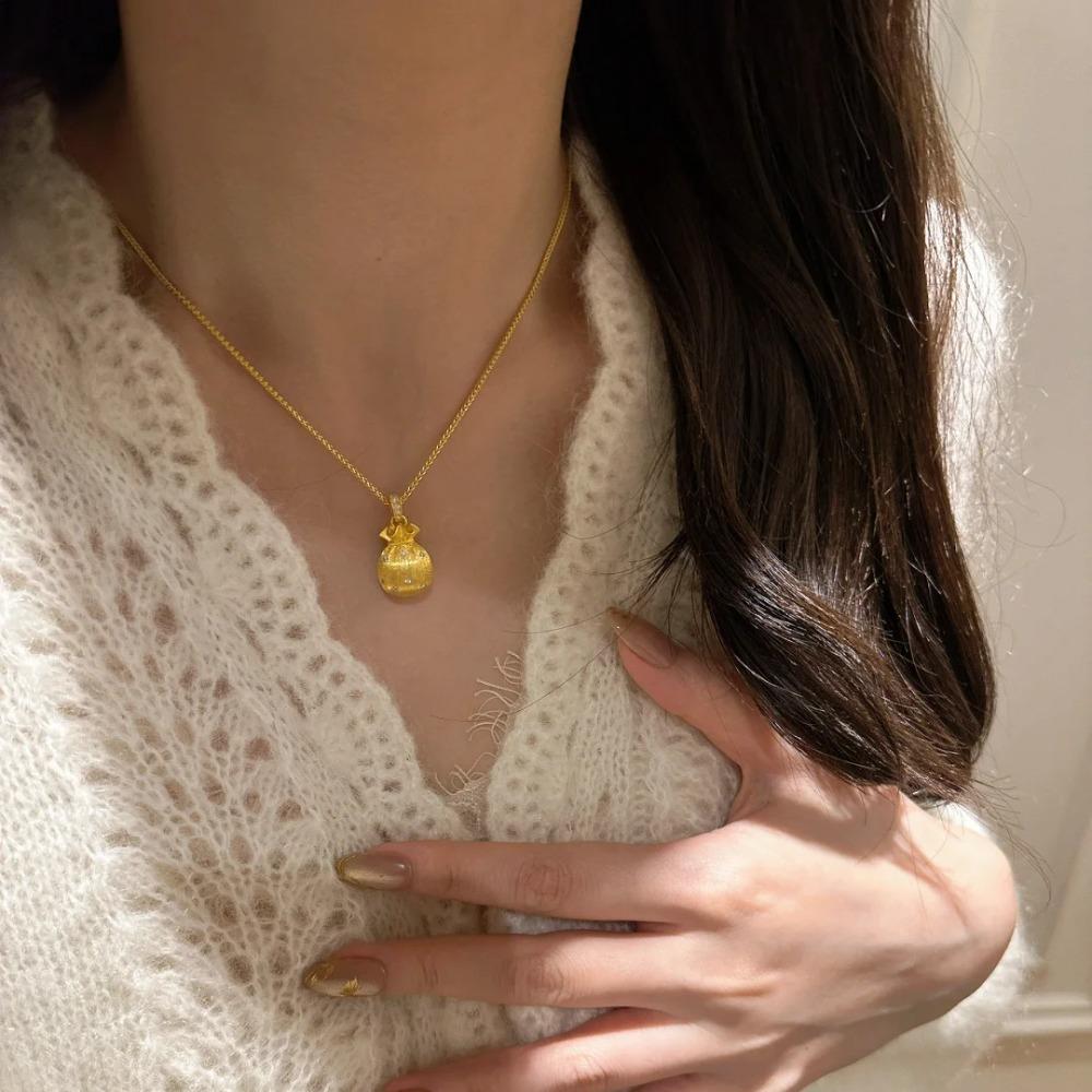 Chinese Style Antique Gold Diamond Lucky Money Bag Pendant Necklace Women Delicate Filigree Collarbone Jewelry Gift