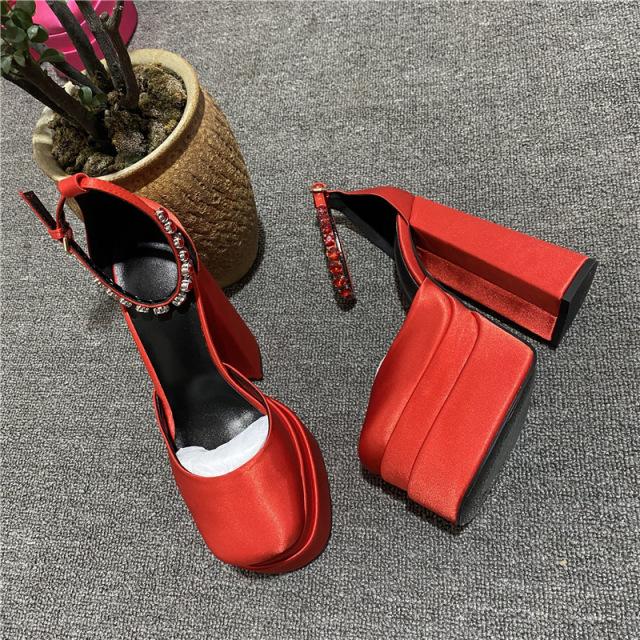 Escarpins pour femmes Nouveaux Sexy Talons Hauts Épais Plateforme Chaussures de Robe Fête Chaussures de Mariage Boucle Strass Taille 43