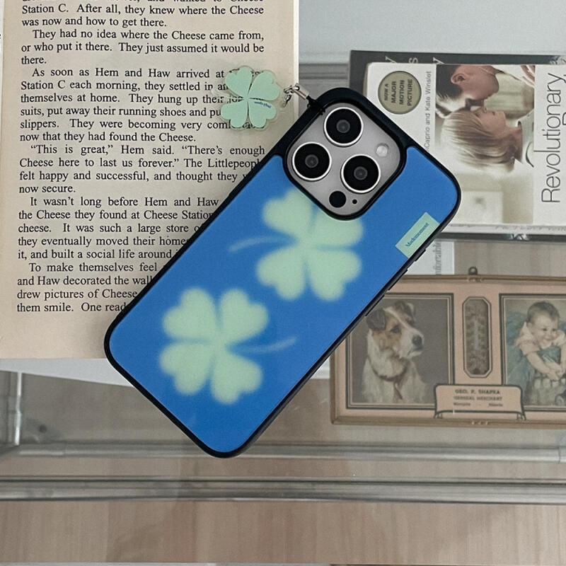 Šťastný čtyřlístek na telefon