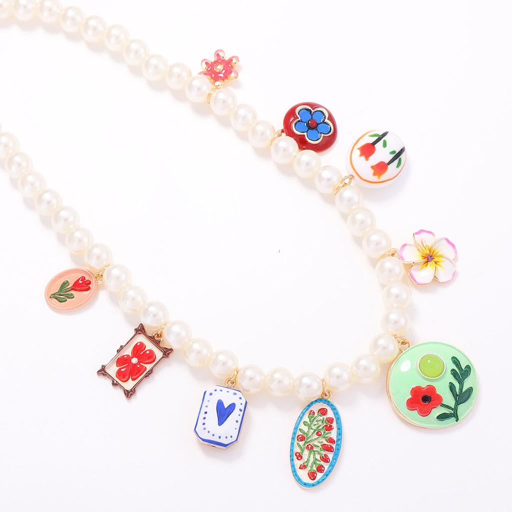 Light luxury elegant alloy drip printing tag pendant imitation pearl beaded necklace exquisite banquet versatile woman
