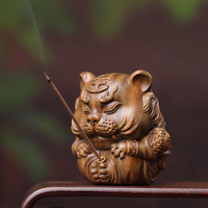 Burl Wood Carving: Fierce Tiger Ornament - Solid Wood Animal Figurine for Home or Car Decor