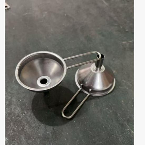 

Stainless Steel Small Kitchen Funnel with Filter for Oil and Wine Pouring