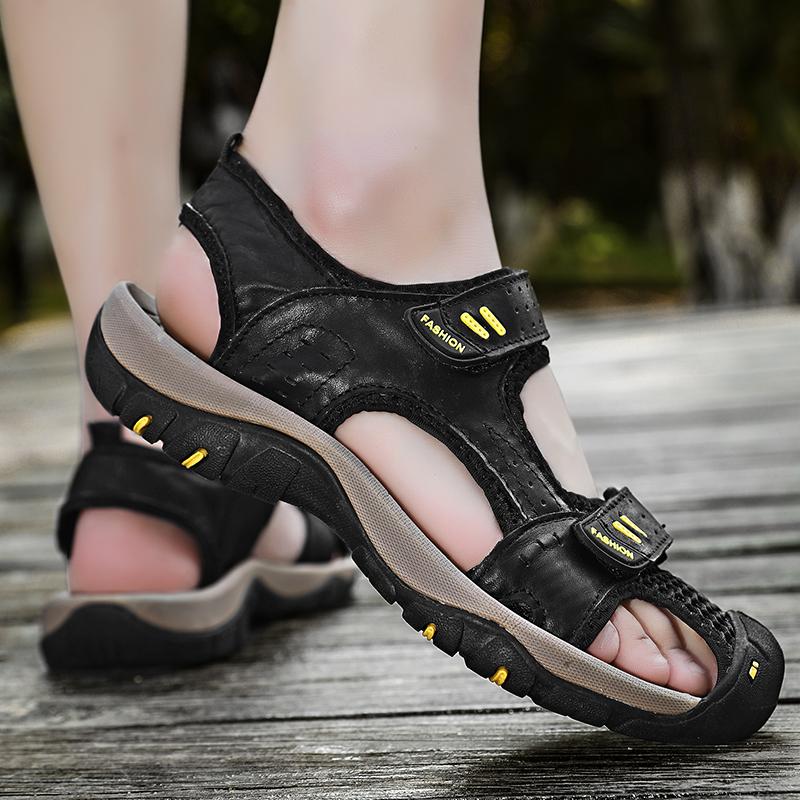 Fashion Summer Men's Breathable Flats Soft Slip-On Sandals Lightweight Outdoor Walking Shoes Non-Slip Comfortable Beach Luxury Sandals