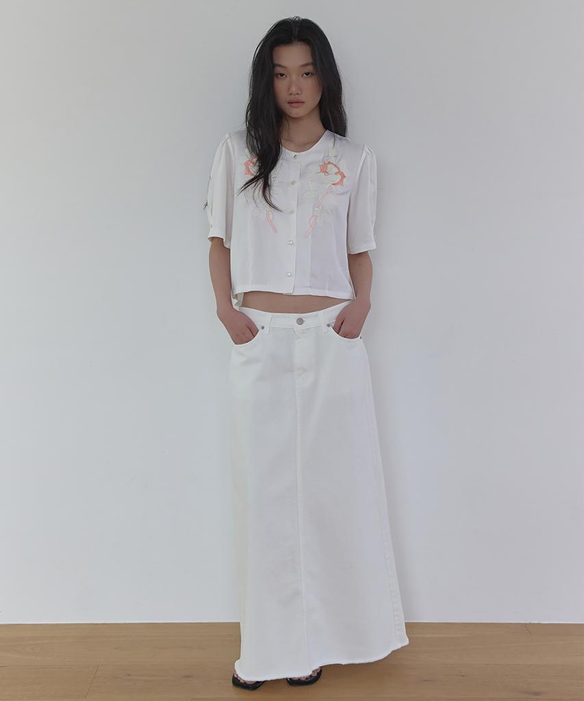Lonkeu Slit Denim Maxi Skirt (White)