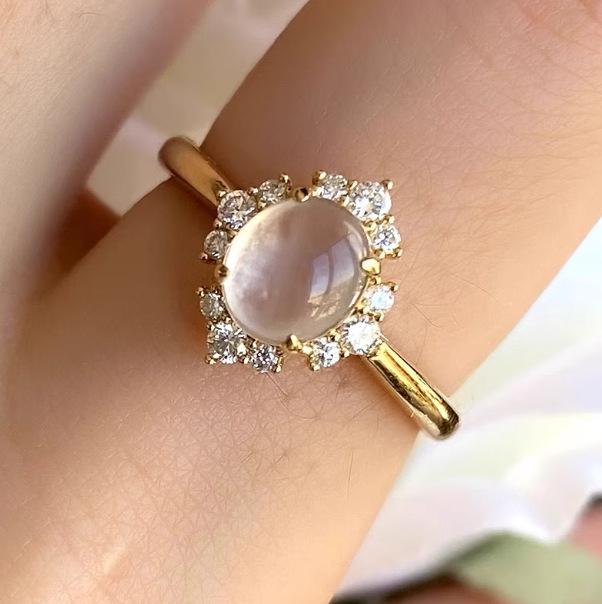 Hong Kong Style Cat's Eye Stone Crown Ring: Elegant, Versatile, and Stackable Women's Luxury Piece