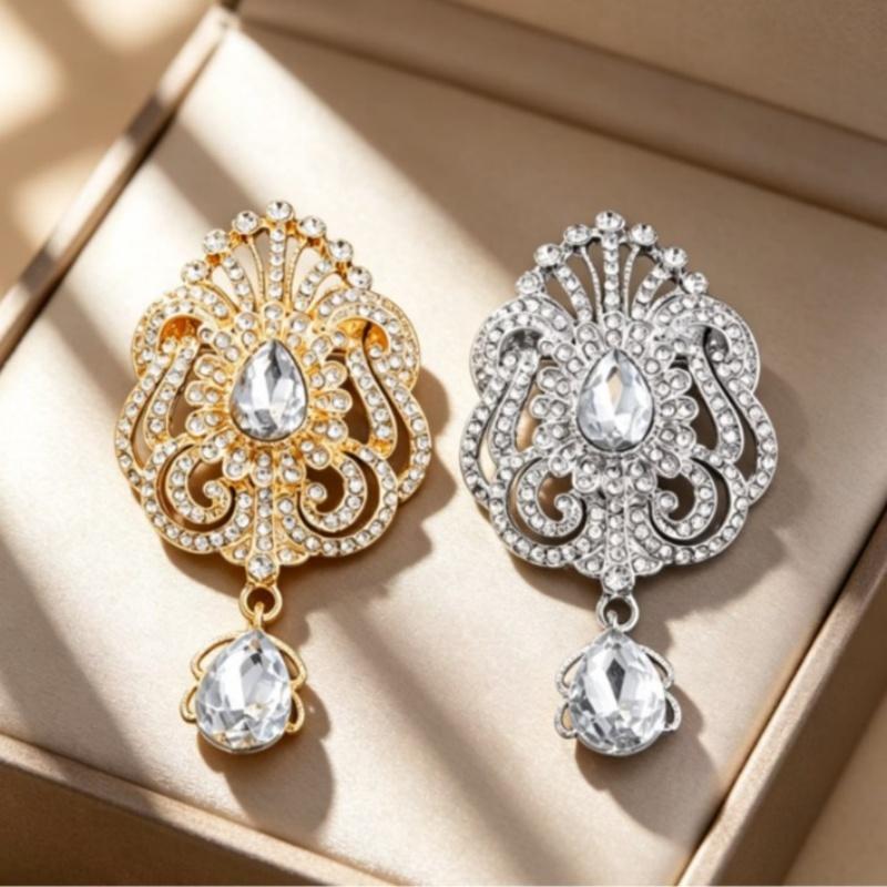 Vintage Rhinestone Brooch Unique Teardrop Crystal Hollow Design Delicate Alloy Ornament for Wedding Anniversary Gift