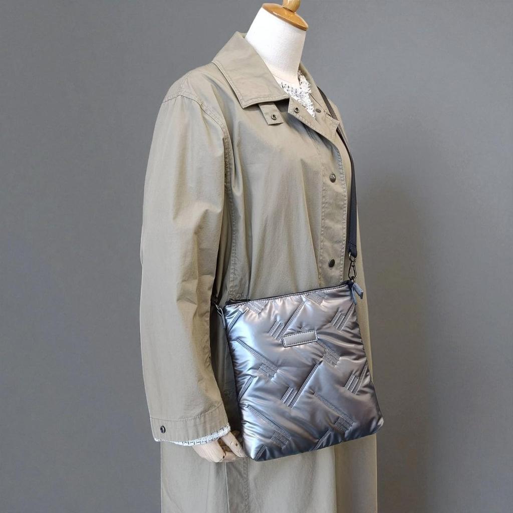 [mauve] Lightweight and Fluffy Nylon Shoulder Bag, Weighing 24 Grams, 2-Way, CrossbodyStrap, Perfect for Rainy Days, Unisex, Men's and Women's (Black)