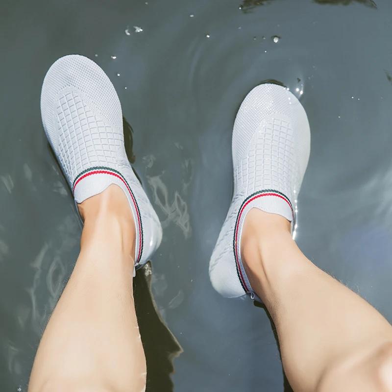 2024 Çok Satan Yeni Ayakkabılar Hızlı Kuruyan Yüzme Aqua Ayakkabıları Deniz Kenarı Terlikleri Sörf Akıntı Yukarı Hafif Su Ayakkabıları Fitness Spor Ayakkabısı Uxst