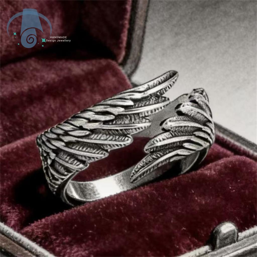 Vintage Alloy Vine Totem Ring with Green Crystal Fashion Jewelry for Women Gift Idea for Daily Use Special Occasion