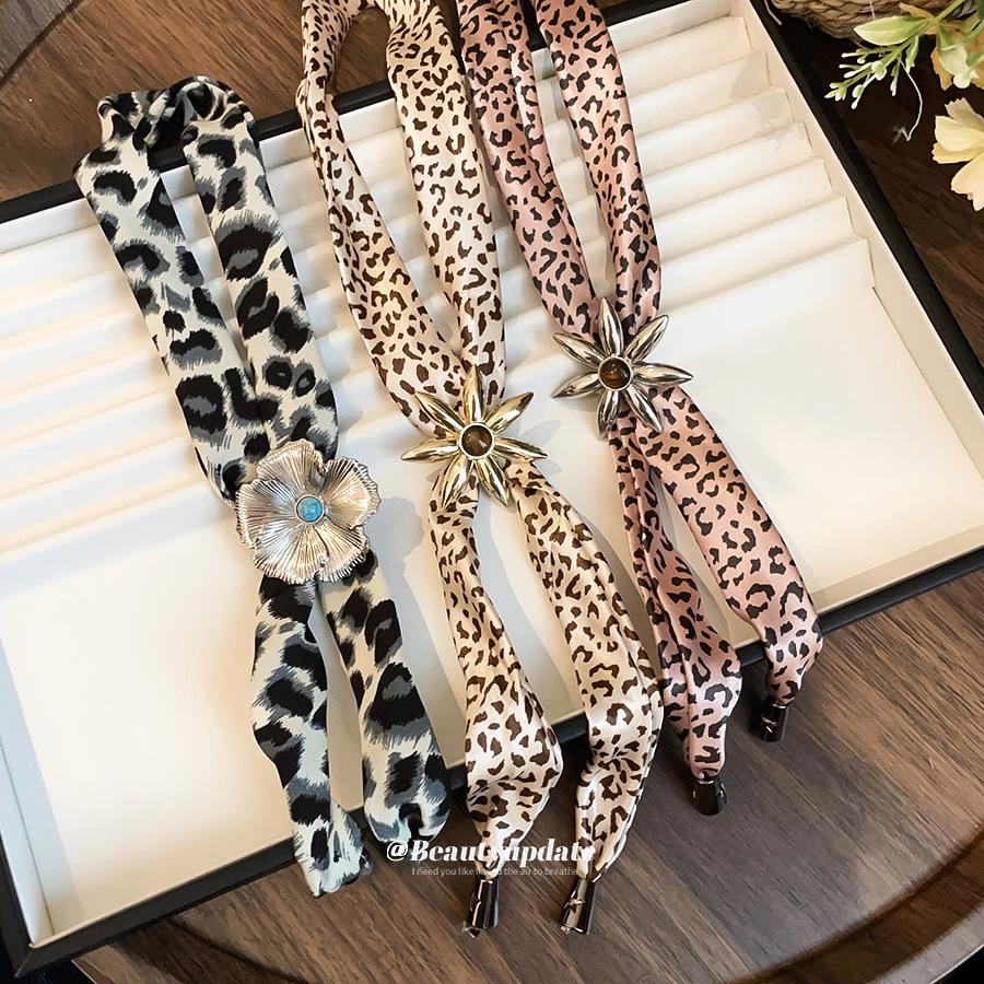 Herbst Winter Retro Stoff Harz Leopardenmuster Blumenmuster Halskette, Hochwertiges Nischen-Personalisiertes Mode-Schlüsselbein-Kettchen
