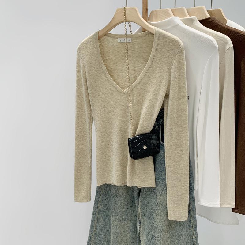 

Women s Trendy High-End V-Neck Knit Base Layer for Autumn/Winter 2026: A Stylish Choice for the Season Medium