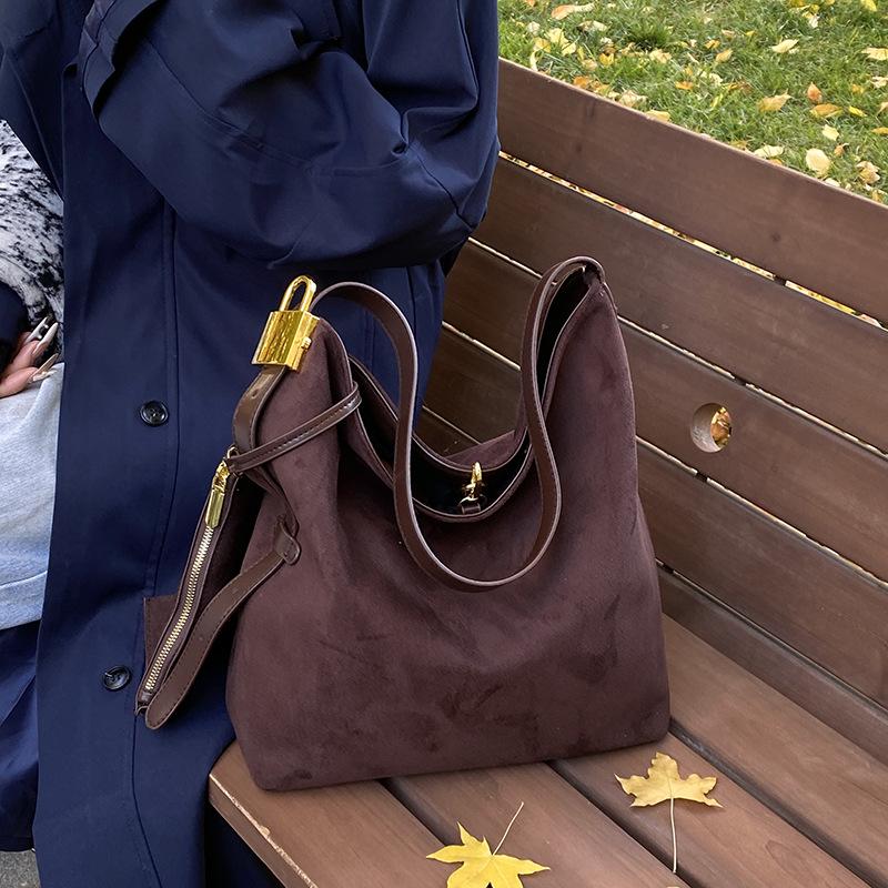 Frosted Retro Bag Women's Large Capacity 2025 New Autumn and Winter Versatile Casual Single Shoulder Child and Mother Bag Commuter Tote Bag