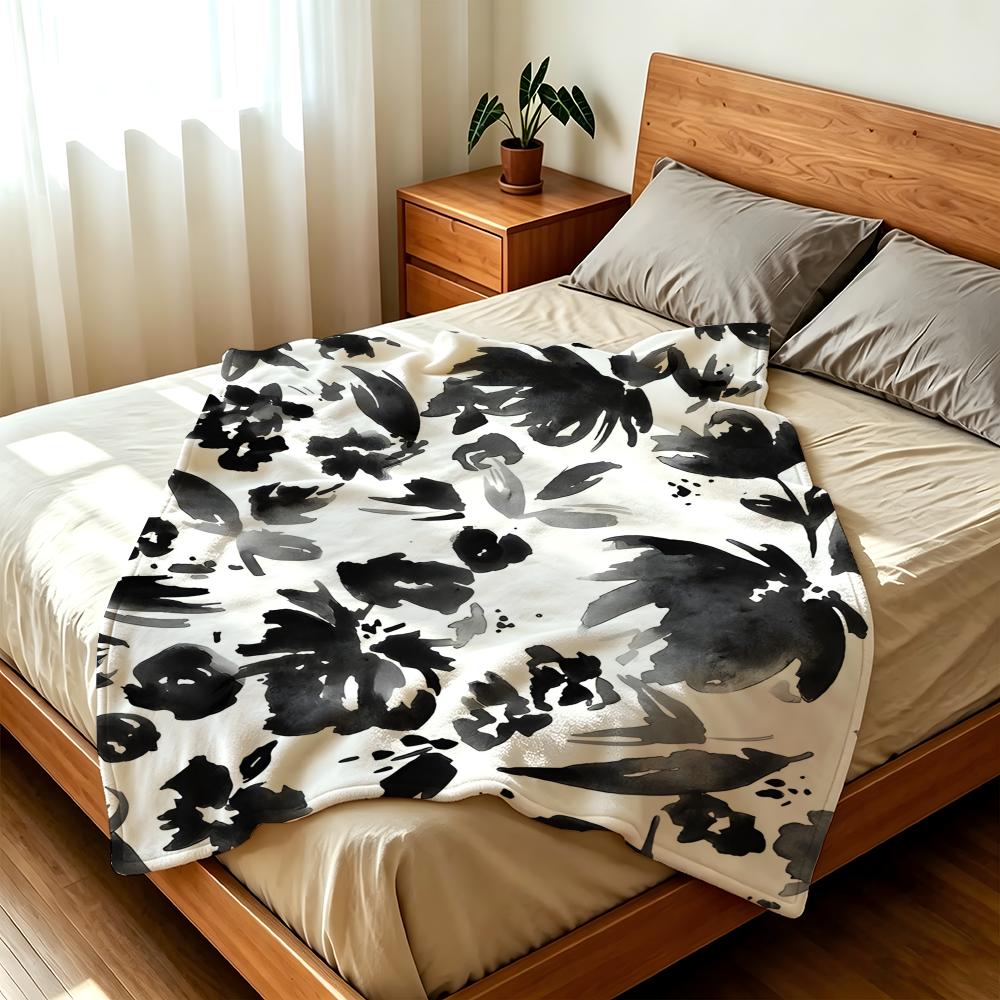 Art B-Black a-and W-White Floral Throw High-Density Short Plush Blanket Soft Skin-Friendly for Sofa Nap Air-Conditioned Room