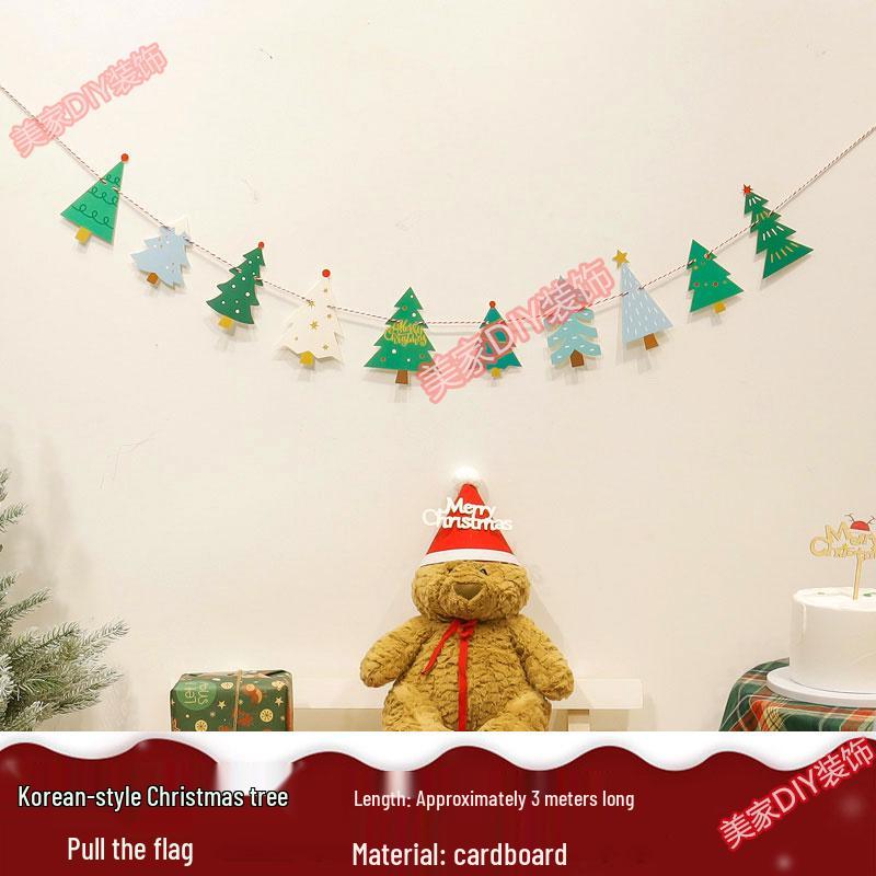 Украшение ювелирного магазина на рождественскую тематику: Фетровая гирлянда и баннер-елка для стены