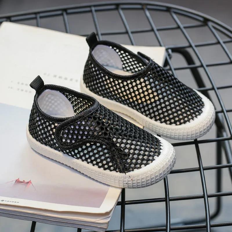Sommerschuhe für Jungen und Mädchen, weiche Sohle, sportliche leichte flache Schuhe, rutschfeste, einfarbige, lässige Schuhe aus ausgehöhltem Netzgewebe