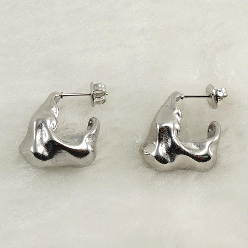 Evropské a americké módní všestranné nepravidelné náušnice - Titanová ocel galvanizovaná 18K zlatem dámské náušnice