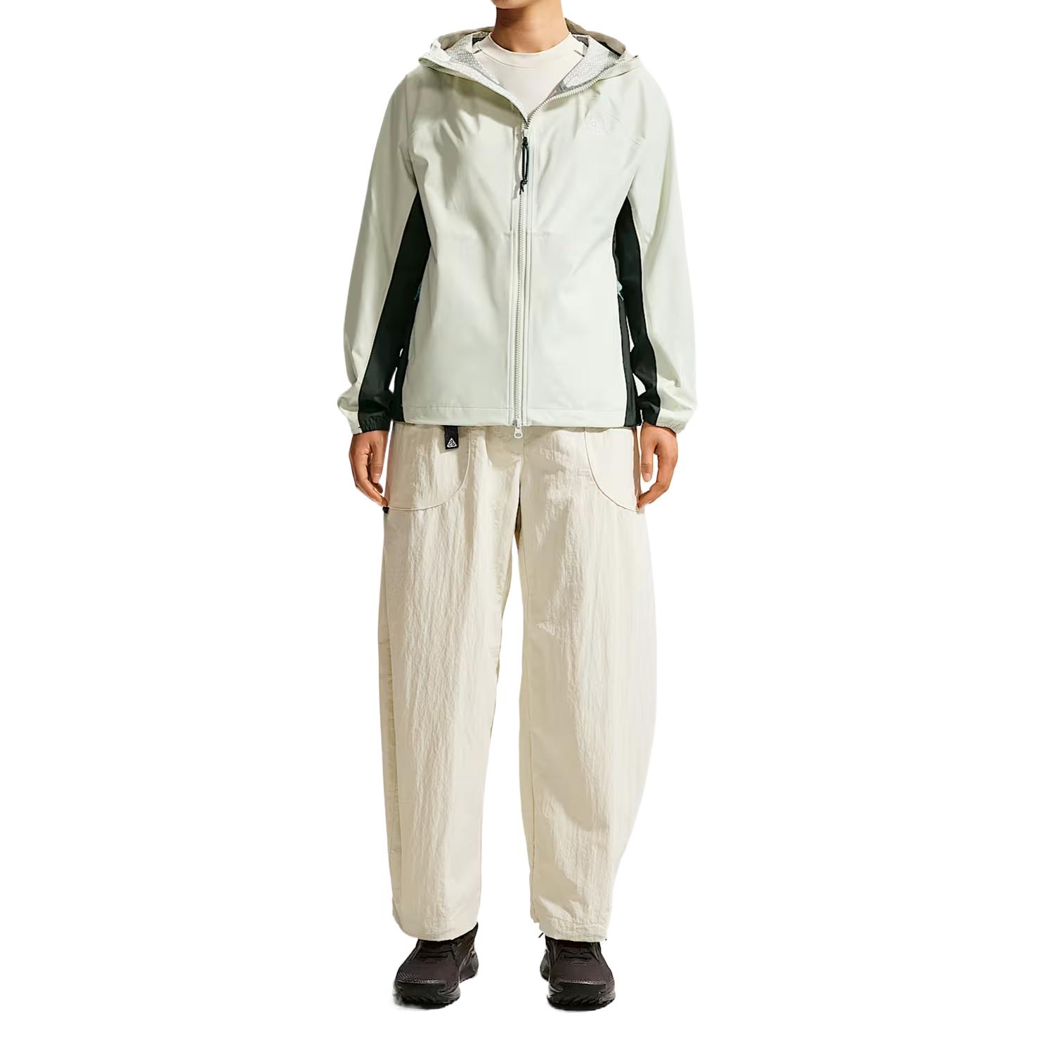Женская ветрозащитная водонепроницаемая удобная куртка-хардшелл Nike jackets IF0102-020 S