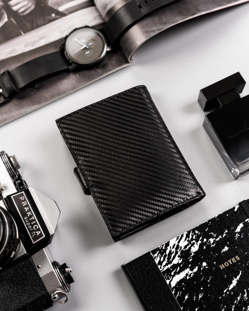 Carbon Leather Card Wallet - Peterson