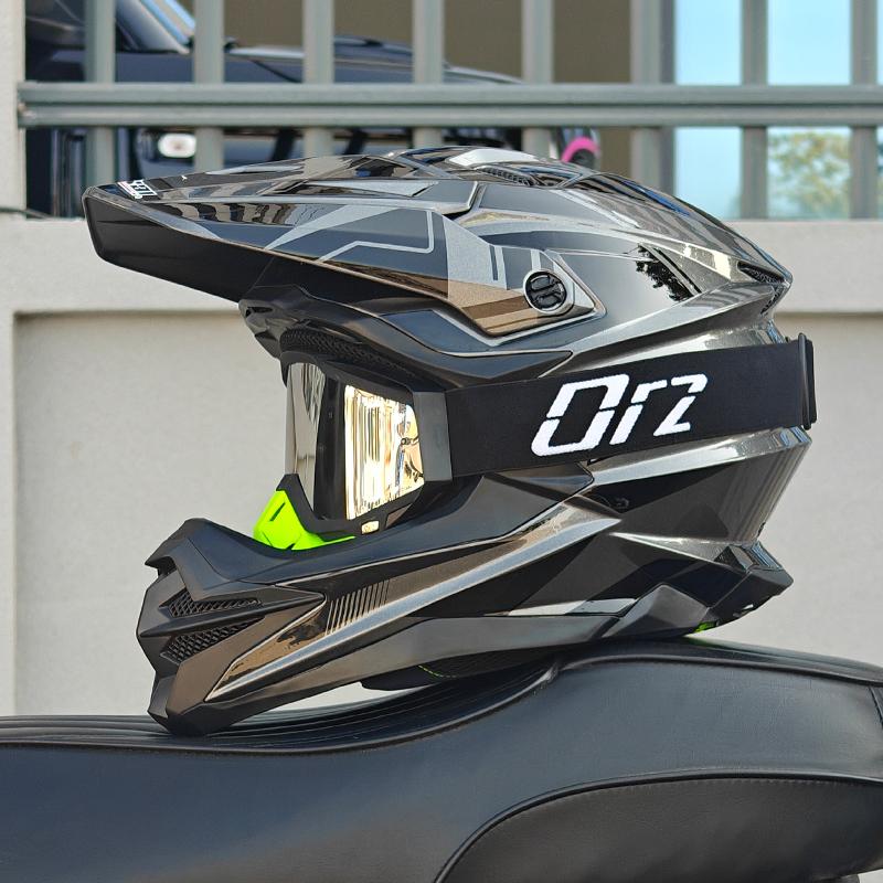 DOT Approved Adult Motorcycle Helmet Off-Road Dirt Bike Racing Full Face Helmet with Goggles