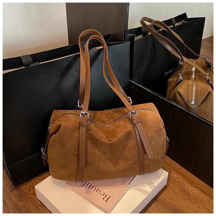 Autumn and winter retro large-capacity suede bag women's 2025 new casual commuter shoulder bag portable tote bag