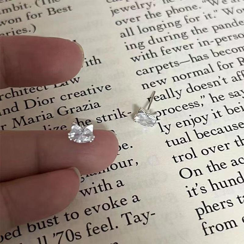 Třpytivé zirkonové náušnice s kočičkou ve stylu Xiaohongshu pro ženy - Jednoduchý, nádherný design koťátka, Niche módní doplněk