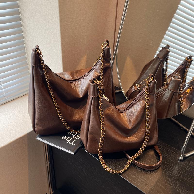 Autumn and winter plush bag women's new autumn and winter women's bag trendy versatile large-capacity shoulder messenger bag