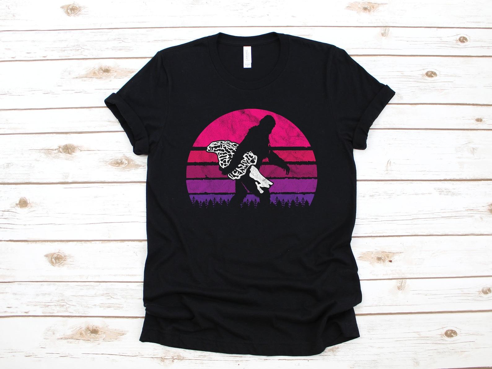 Bigfoot Mushroom T-Shirt, Funny Sasquatch Mushroom Shirt, Hunting MushroomsT-shirt, Mycologist T-shirt, Mycology Morels T-shirt L