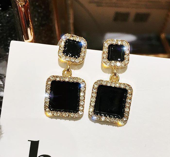

New Square Black Crystal Earrings Rhinestone Fashion Personality Sweet Earrings For Women Zircon Wedding Earrings Oorbellen