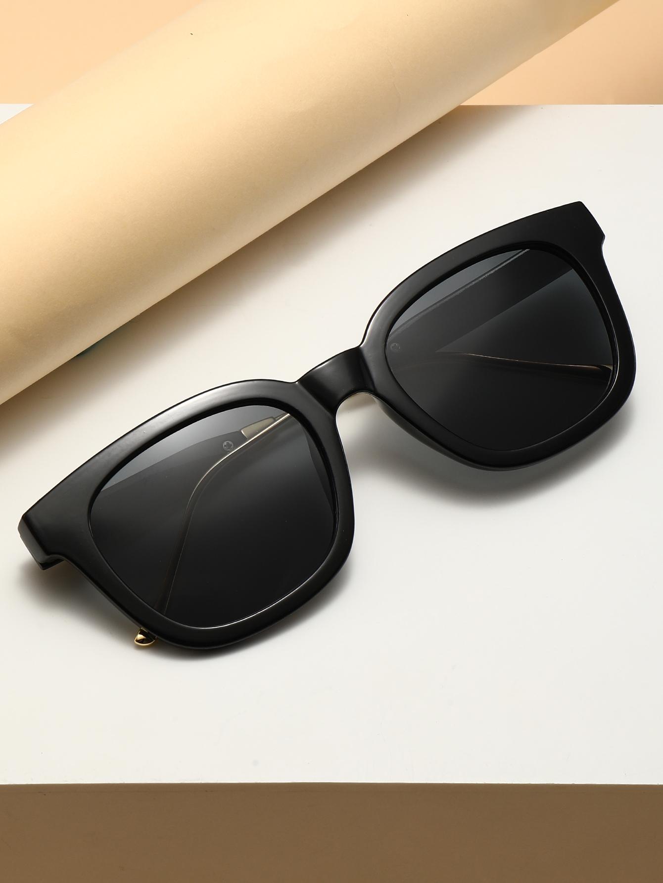 

Unisex Large Frame Retro European And American Fashion Glasses Suitable for Daily Wear And Driving чёрный