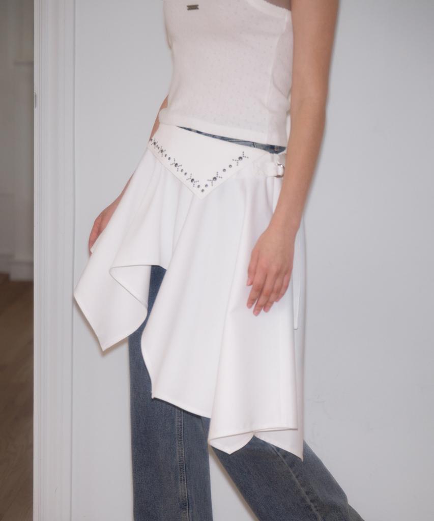 Rose Franz Stud Unbalance Flare Skirt [Ivory]