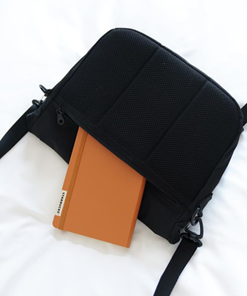 Scoupe The Air Messenger Bag Beige