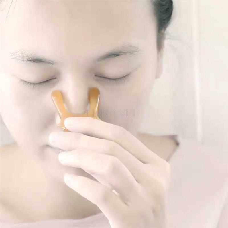 Cow horn eye scraper, natural yellow cow horn flat nasal bridge massager, dual-use small U-shaped nasal bridge