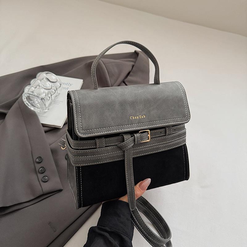 

Ретро маленькая сумка женская 2025 осень новая модная сумка-мессенджер женская сумка высокая ценность портативная дорожная маленькая квадратная сумка чёрный