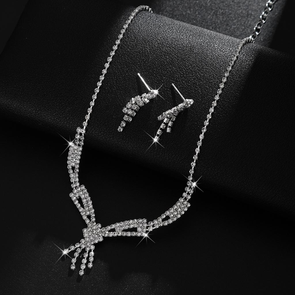Ladies' Temperament Luxury Rhinestone Necklace Earrings Two-piece Set High-end Bridal Jewelry Set Necklace 2026