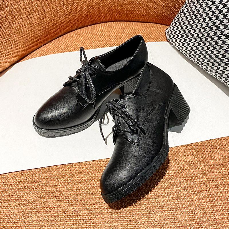 

Ветер маленькие кожаные туфли женские зимние и осенние с мелким вырезом на среднем каблуке на толстом каблуке из мягкой кожи на шнуровке с круглым носком одинарные туфли 41