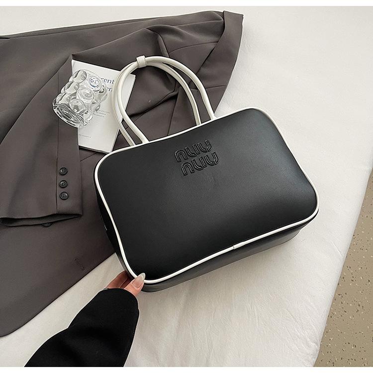 

Сумка для боулинга большой вместимости женская 2025 новая высококлассная сумочка модная ретро сумка через плечо под мышкой для поездок