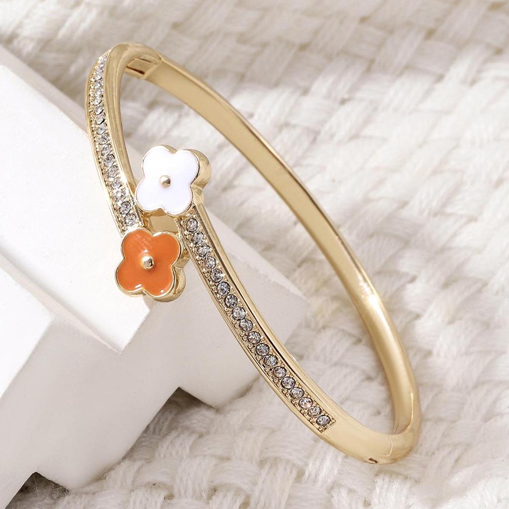 Diamond-Studded Enamel Four-Leaf Clover Women's Bracelet - Retro High-End Open Bangle Jewelry