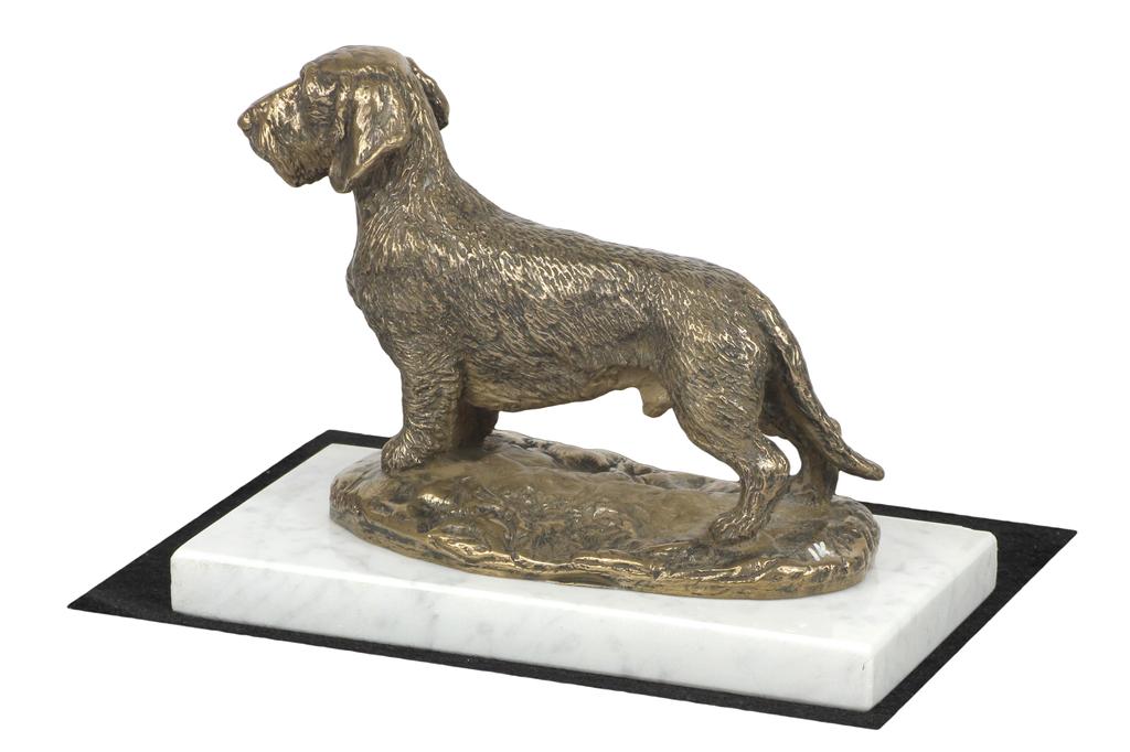 Rauhaardackel, Wiener Hund, Dachshund - Hundefigur, Statue auf weißem Marmor, Trophäe für die Art-Dog-Hundeausstellung
