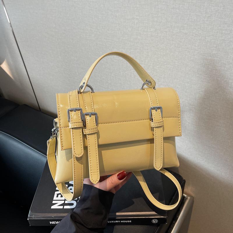 

Сумка-тоут в стиле колледжа большой вместимости, ретро, женская, нишевый дизайн, универсальная, модная, повседневная, трендовая, на плечо, мессенджер 23*9*15 жёлтый