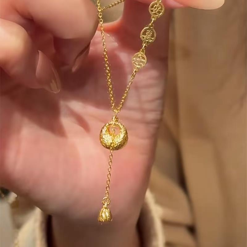 Ancient Gold Lucky Baby Necklace with Hollow Fu Plate Pendant Clavicle Chain
