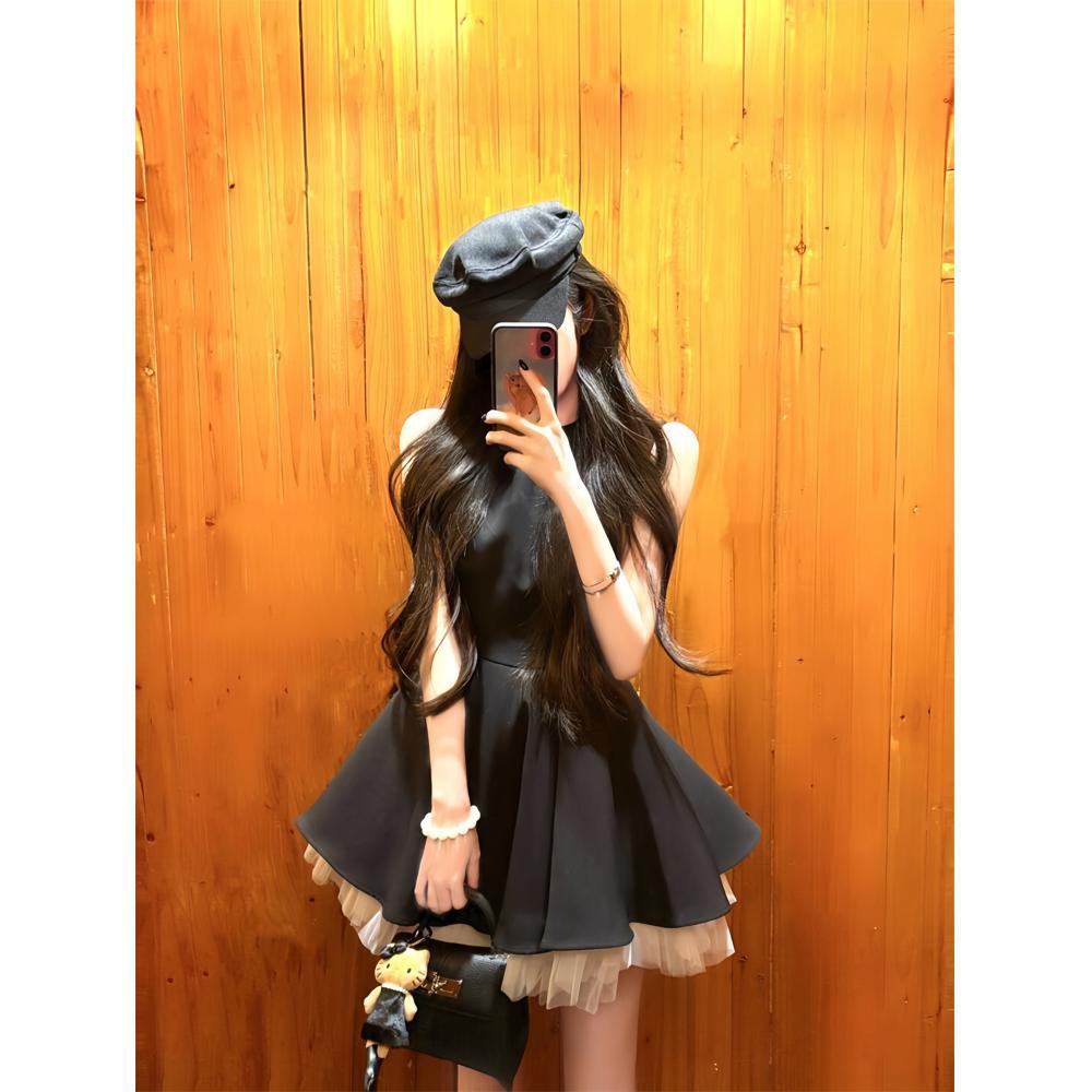 Girly temperament waist fluffy ballet style small black dress contrasting mesh stitching sleeveless French Hepburn dress