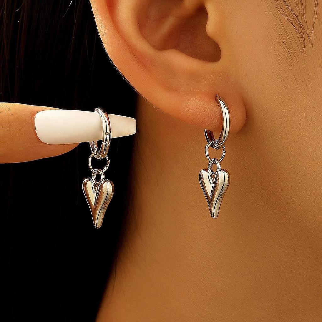 Punk Peach Heart Pendant Earrings for Women Silver Color Simple Fashion Geometric Circular Ear Buckle New Trendy Jewelry Gift