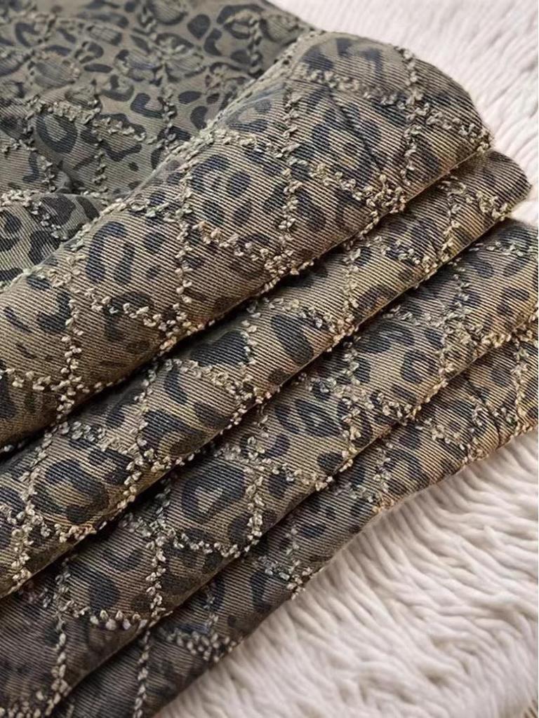 Jeans Feminino Tendência 2026 Cintura Alta Perna Larga Estampa de Leopardo