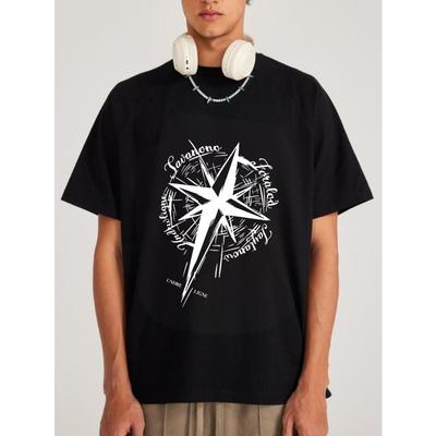 T-shirt Nera con Grafica a Stella Bianca e Design Testuale Lavencio per Stile Streetwear Casual