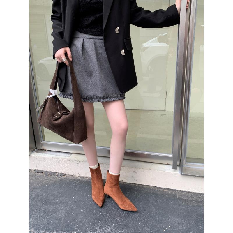 Pointed short boots women's retro autumn and winter new women's boots fashion thin heel boots rivet high heels fashion boots thin boots