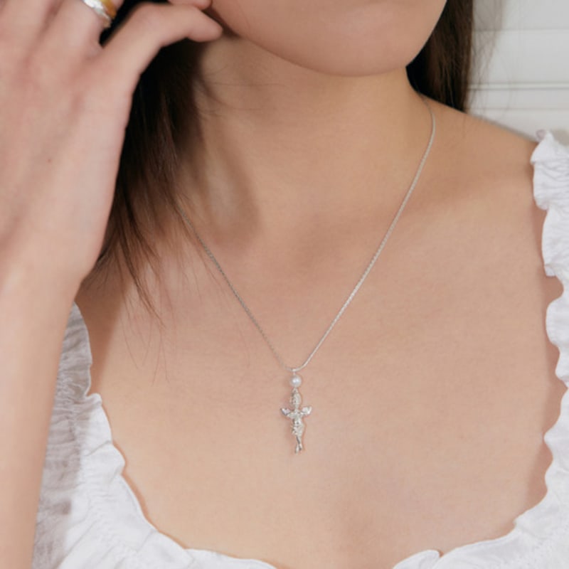 Fillow Big Pearl Cupid Necklace